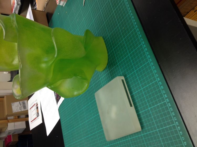 envoyer une statue achetée aux enchères dans le Rhône 